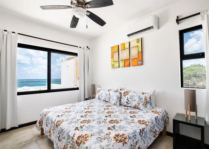 Vela's Ocean Front Aparthotel Puerto Morelos