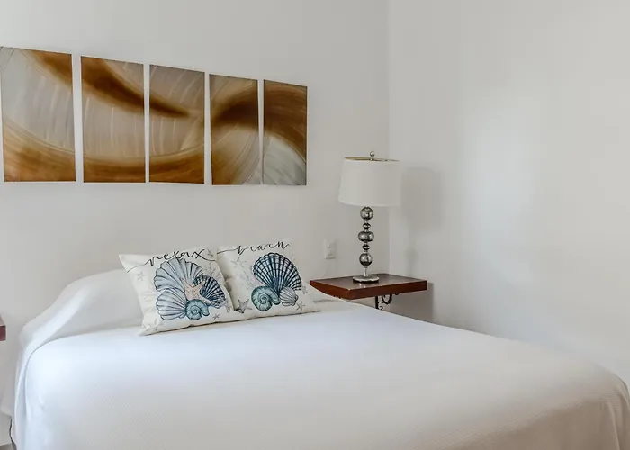 Vela's Ocean Front 3*