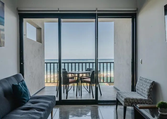 Aparthotel Vela's Ocean Front