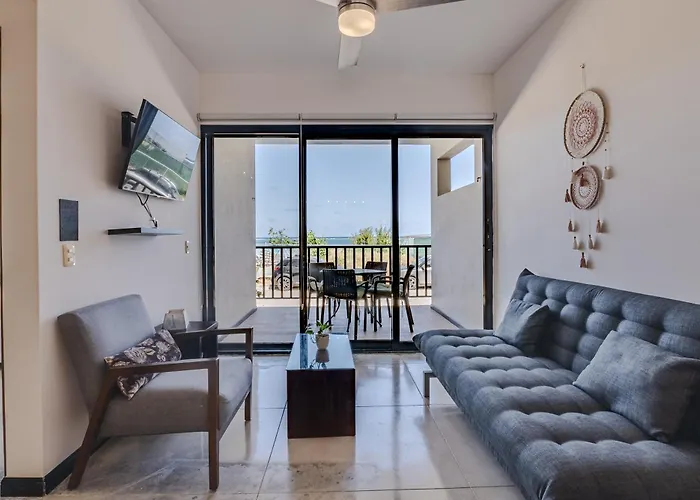 Aparthotel Vela's Ocean Front 3*