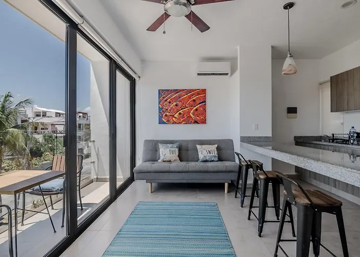 Vela's Ocean Front 3*