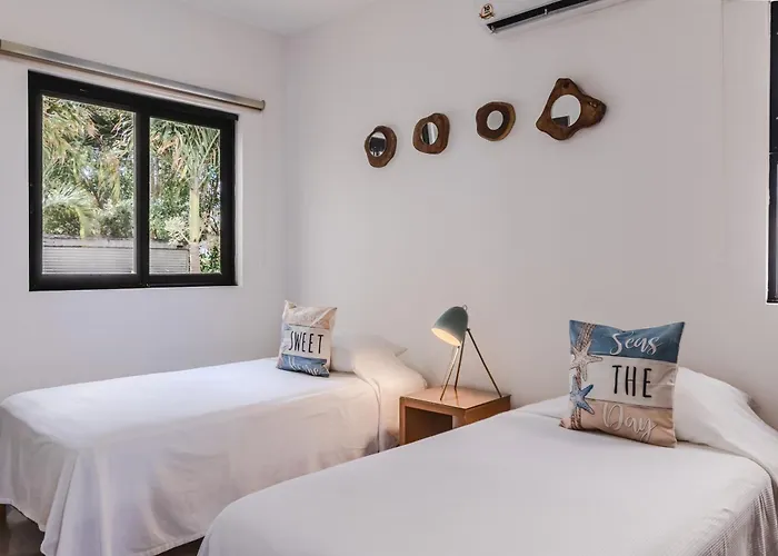 Vela's Ocean Front Aparthotel