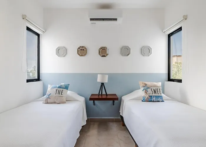 Aparthotel Vela's Ocean Front 3*