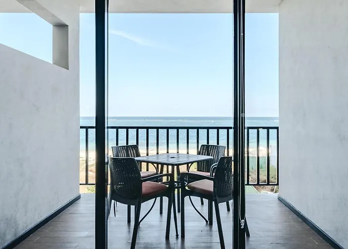 Vela's Ocean Front Aparthotel