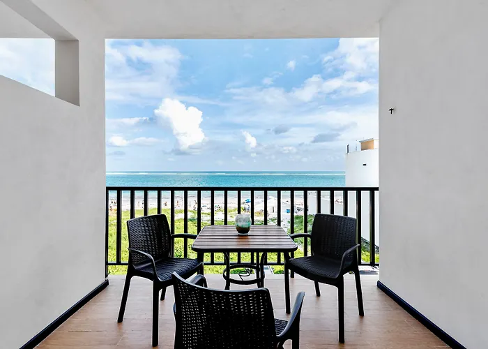 Vela's Ocean Front 3*