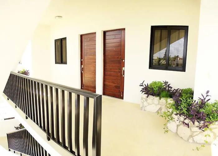 Vela's Ocean Front Aparthotel 3*