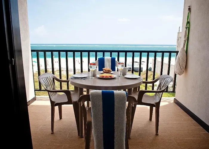 Aparthotel Vela's Ocean Front 3*