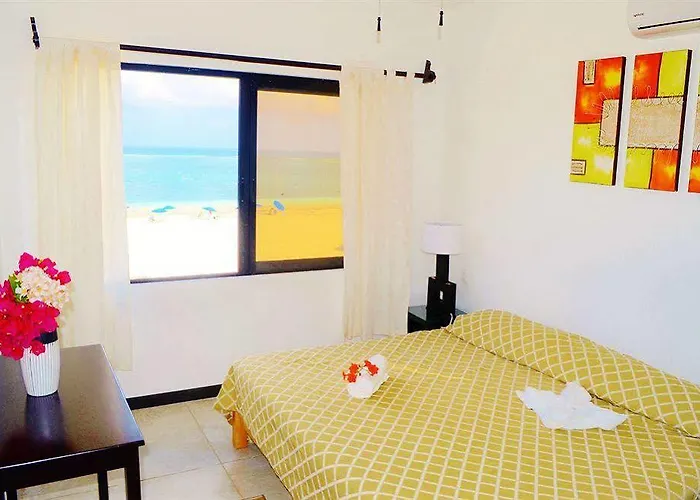 Aparthotel Vela's Ocean Front 3*